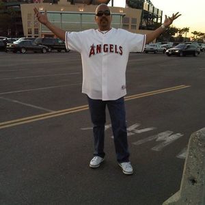 Meet your Posher, Carlos